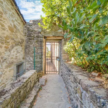Nigra In With A Private Swimming Pool Holiday home